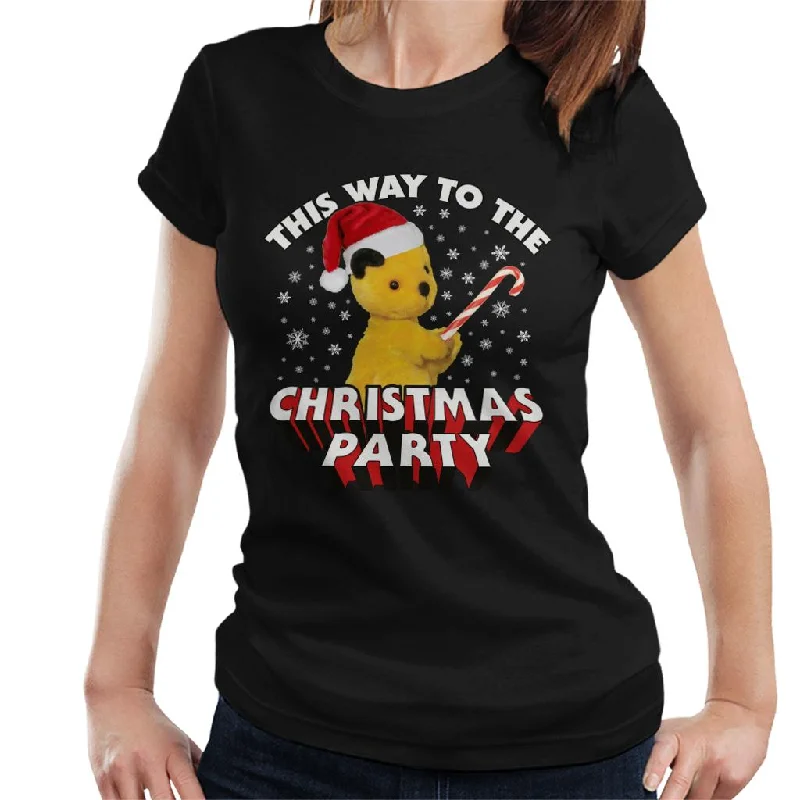 Sooty Christmas This Way To The Christmas Party Women's T-Shirt Polka Dot Checkered Tartan Sooty Christmas This Way To The Christmas Party Women's T-Shirt Polka Dot Checkered Tartan
