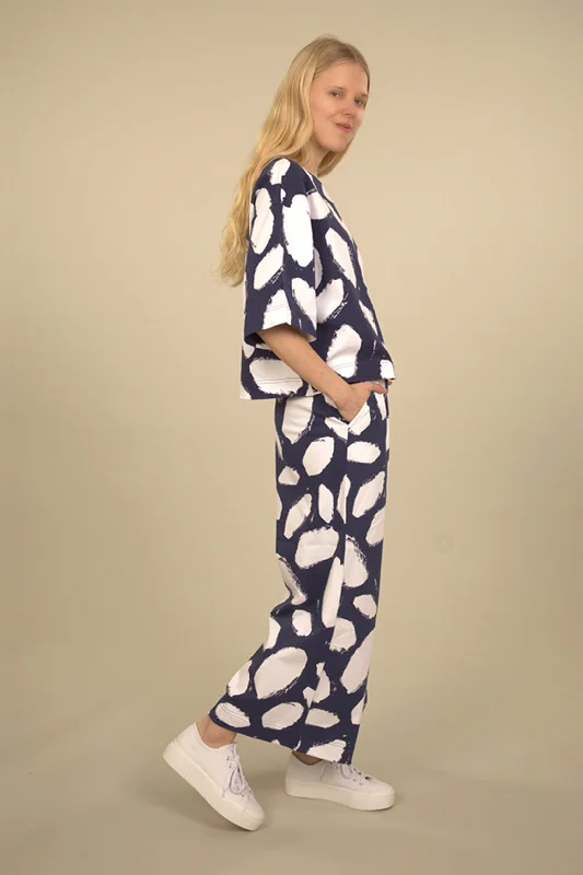 Ratia Papu Cropped Wide Leg Pants Fashionable Tapered Leg Pants