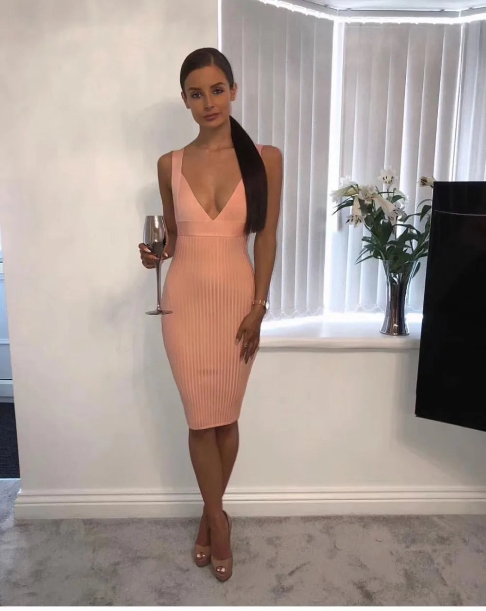 High Quality Women Solid Stretch Bandage Dress New Style Fashion Pink Sleeveless V Neck Sexy Cocktail Celebrity Party Dress Tunics stripes playful High Quality Women Solid Stretch Bandage Dress New Style Fashion Pink Sleeveless V Neck Sexy Cocktail Celebrity Party Dress Tunics stripes playful