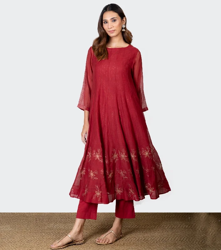 Red Zari Embroidered Chanderi Kurta with Slip and Pants - Set of 2 Slim Fit Casual Pants Red Zari Embroidered Chanderi Kurta with Slip and Pants - Set of 2 Slim Fit Casual Pants
