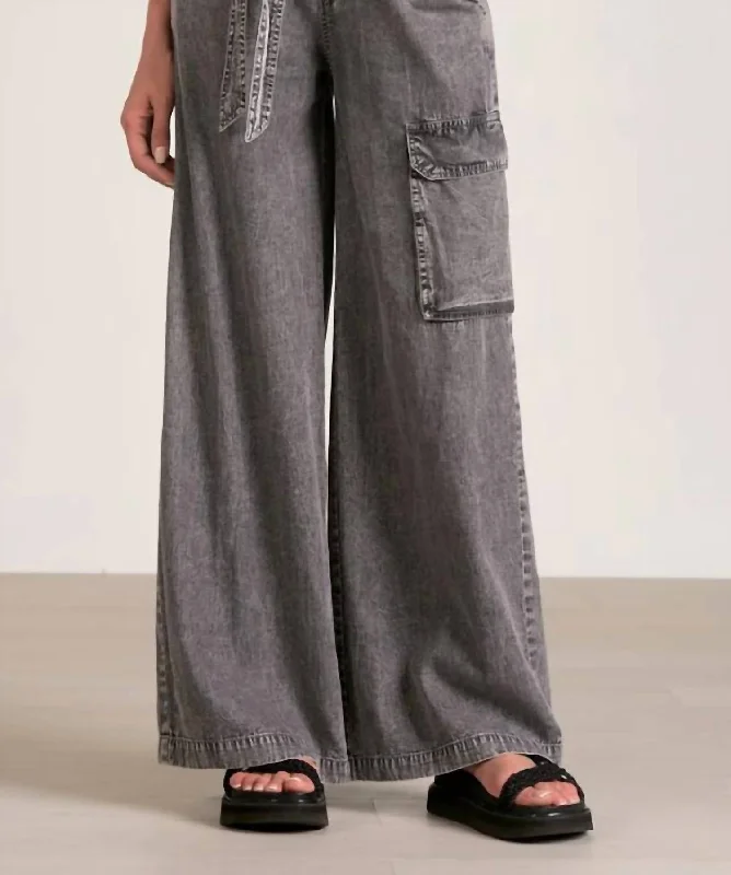 Women's Rosewood Wide Leg Cargo Pants In Black Wash Slim Fit Casual Pants