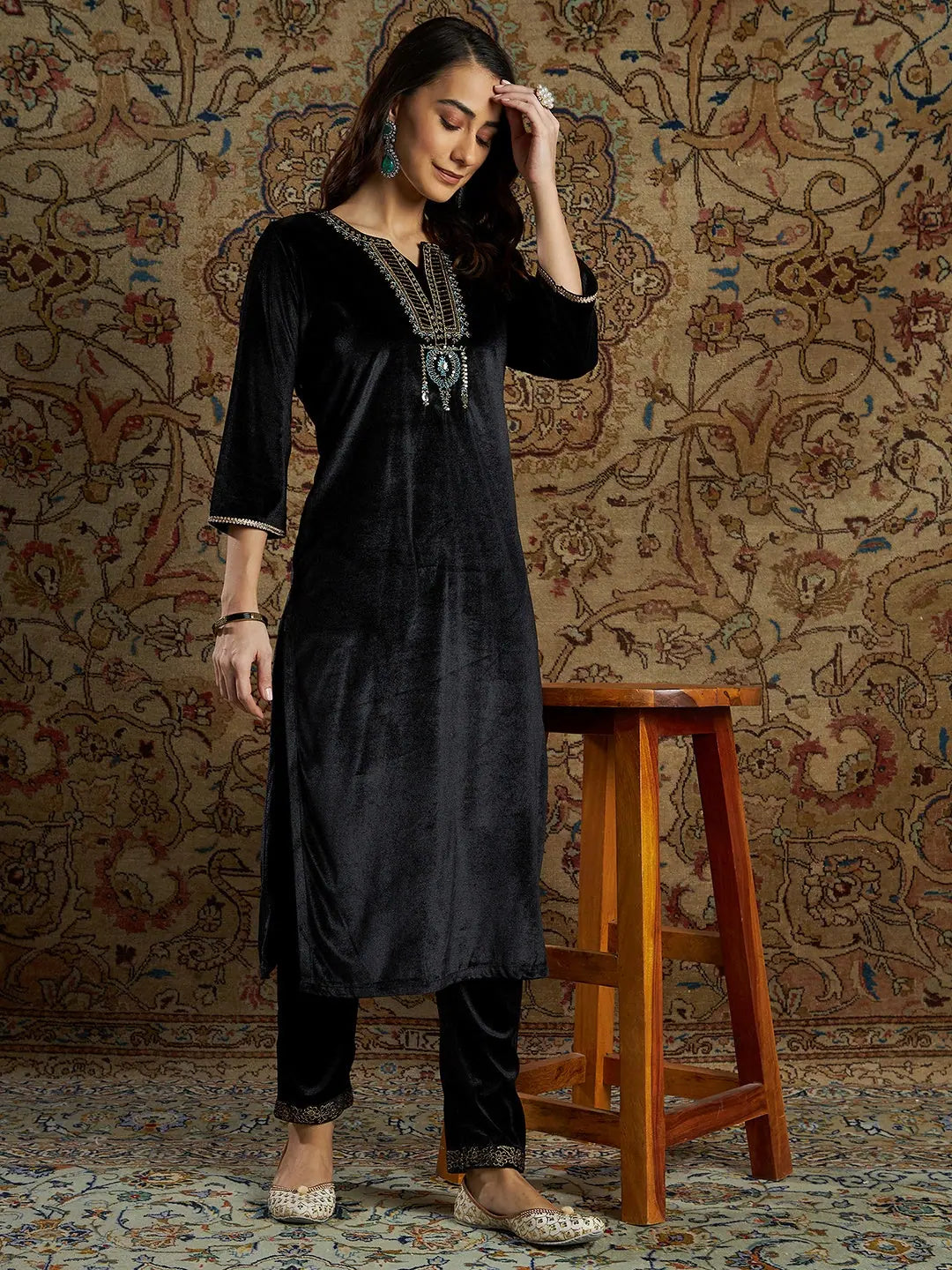 Women Black Velvet Zari Kurta With Pencil Pants Stretch Fit Pants