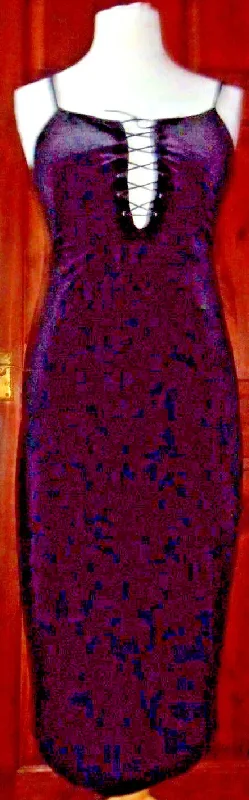 Gothic black velvet dress with front lacing. Size 14 (more a 12) see description